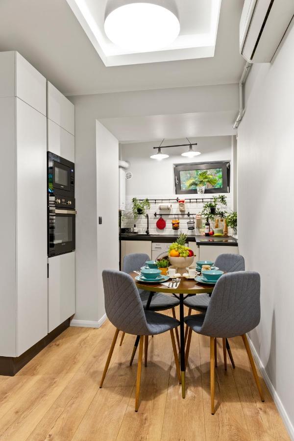 Tova Pearl Ultracentral - Romana Square Subway Apartment Bucharest Exterior photo